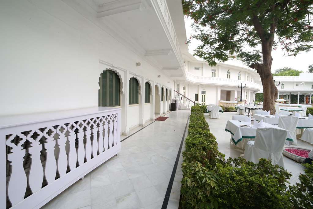 Garden Hotel - Heritage By Hrh Group Of Hotels Udaipur Étterem fotó