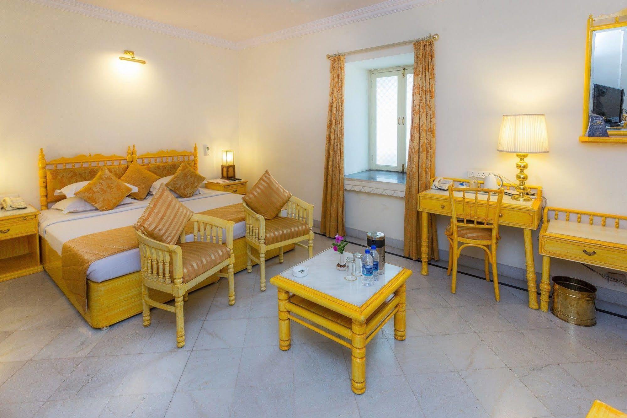Garden Hotel - Heritage By Hrh Group Of Hotels Udaipur Kültér fotó